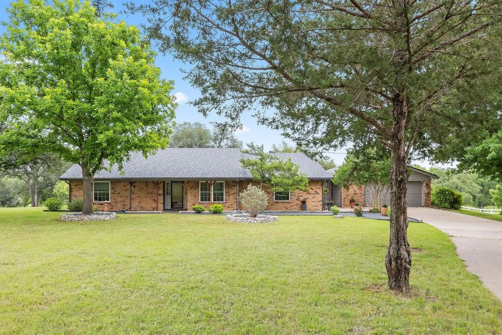 410 De La Cruz Street, Weatherford