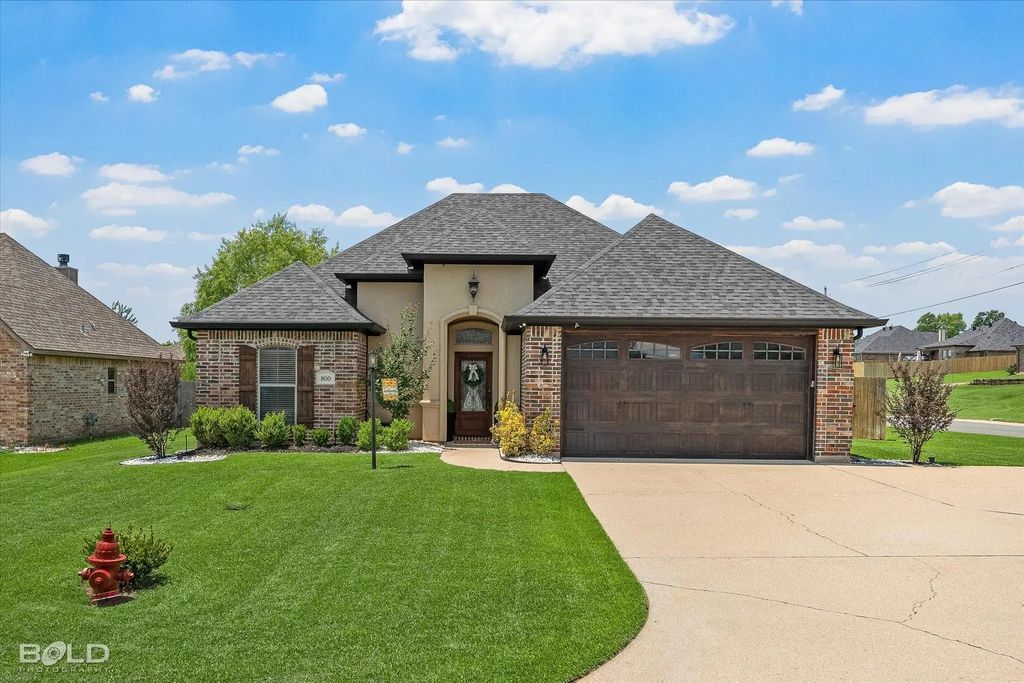 800 Eagles Nest, Haughton