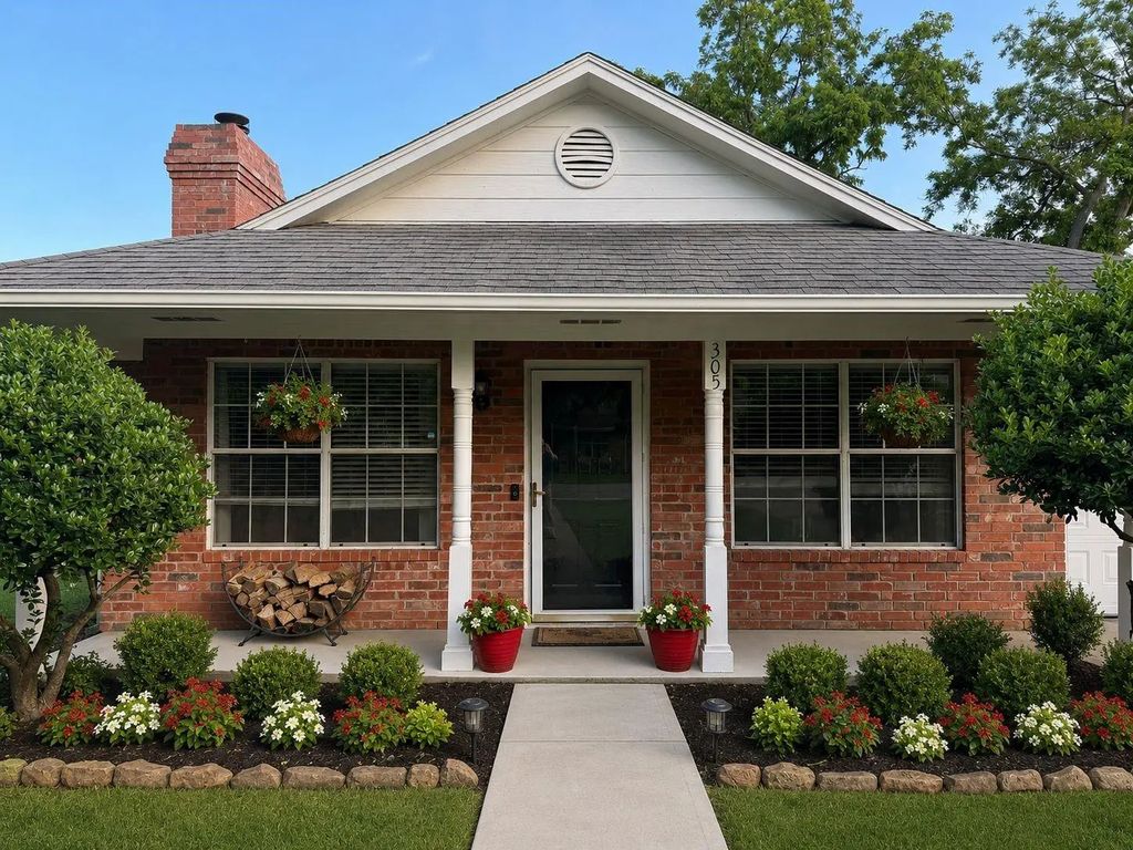 305 W Pecan Street, Aubrey