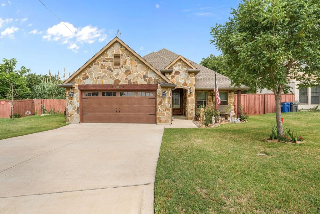 606 Hillside Circle, Little Elm