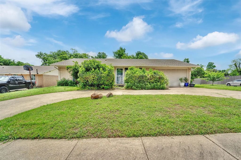 342 Meadowhill Drive, Garland