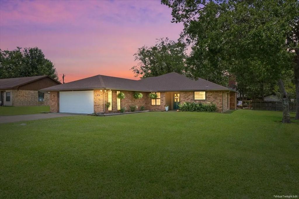 118 Rocky Creek Avenue, Groesbeck