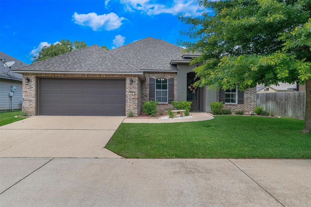 208 Riverbrooke Drive, Shreveport
