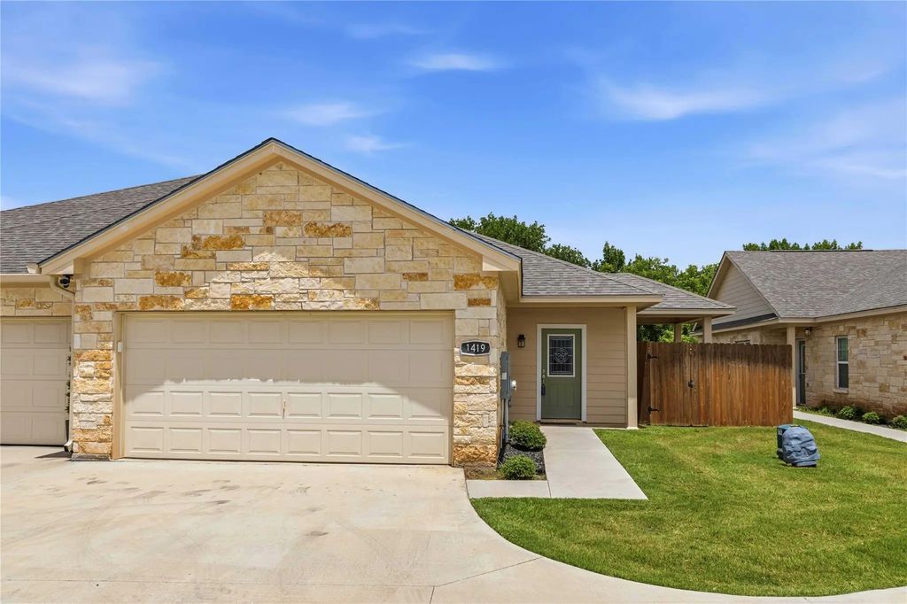 1419 Waterstone Drive, Brownwood