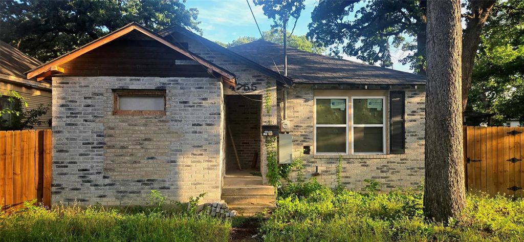 4755 Nome Street, Dallas