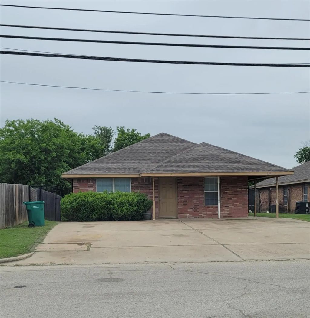 239-241 E Craven Avenue, Lacy Lakeview