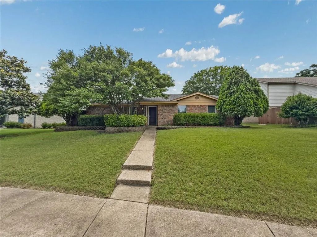 1908 Clemson Drive, Richardson