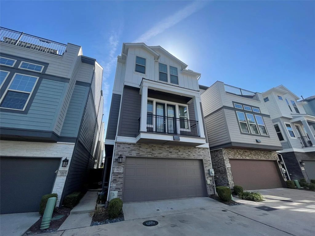 5823 Orion Place, Dallas