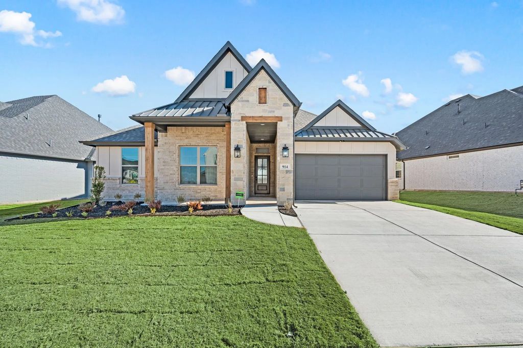 914 Highlands Avenue, Aledo
