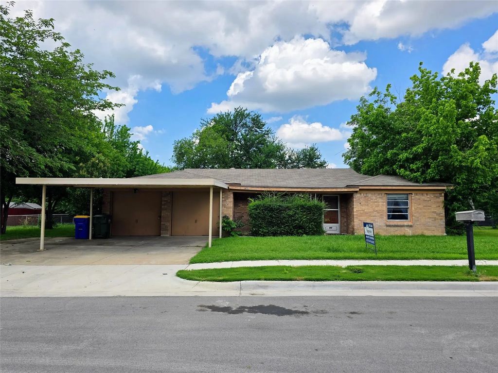 412 Kimbrough Street, White Settlement