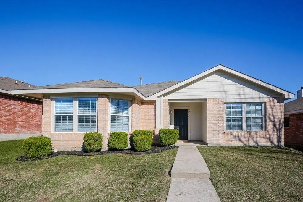 2217 Midbury Drive, Lancaster