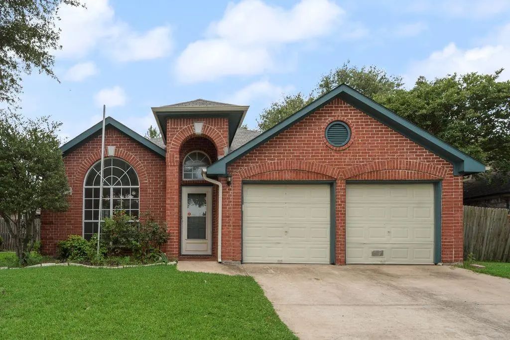 2707 Red Oak Drive, Grand Prairie