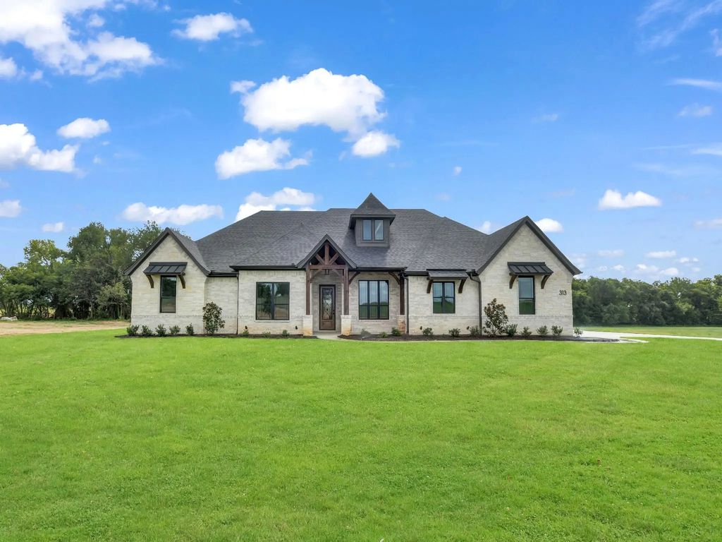 313 Wrangler Court, Weatherford