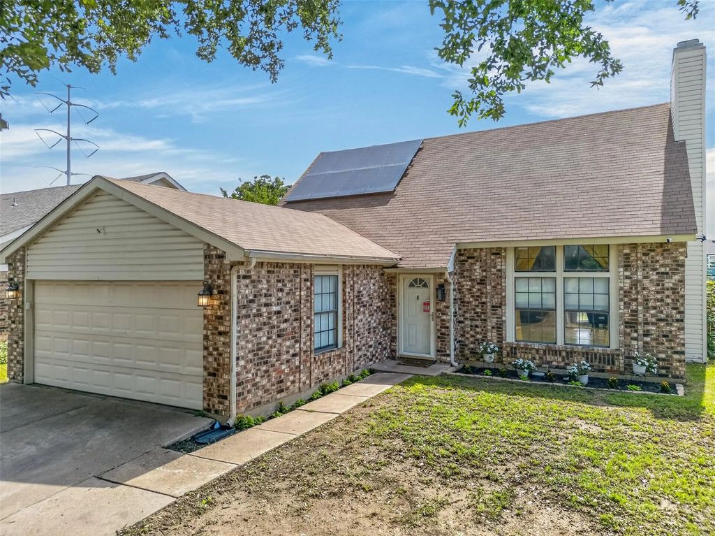 5207 Nocona Lane, Arlington