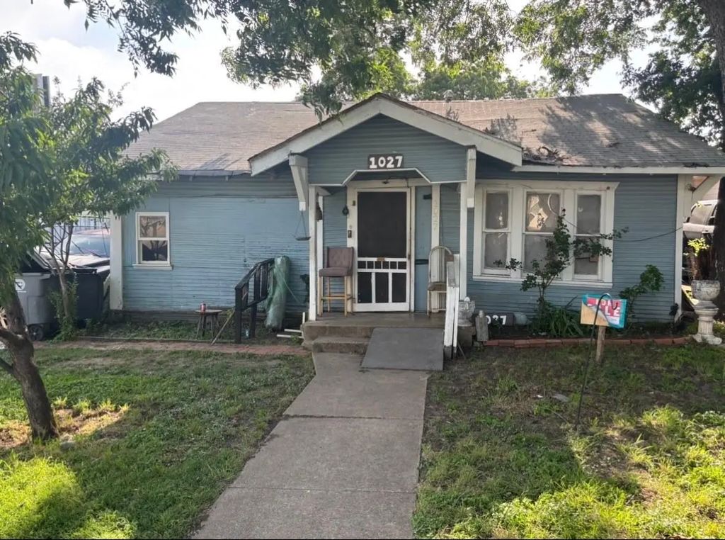 1027 Hollywood Avenue, Dallas