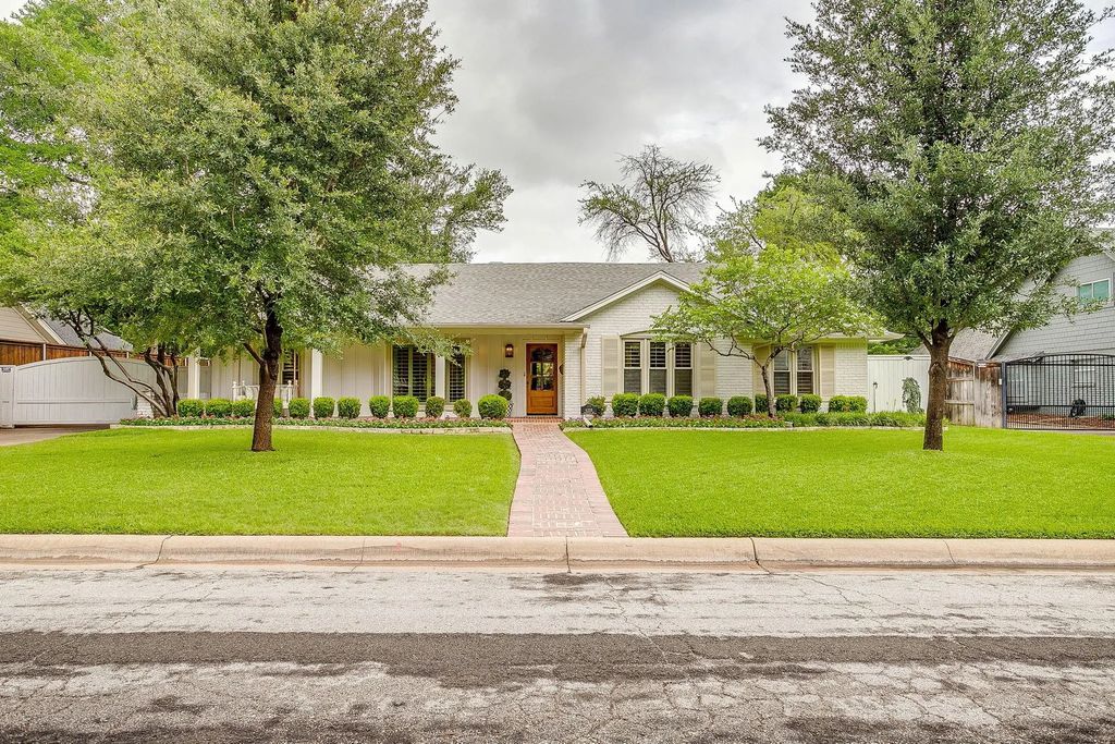 4208 Glenwood Drive, Fort Worth