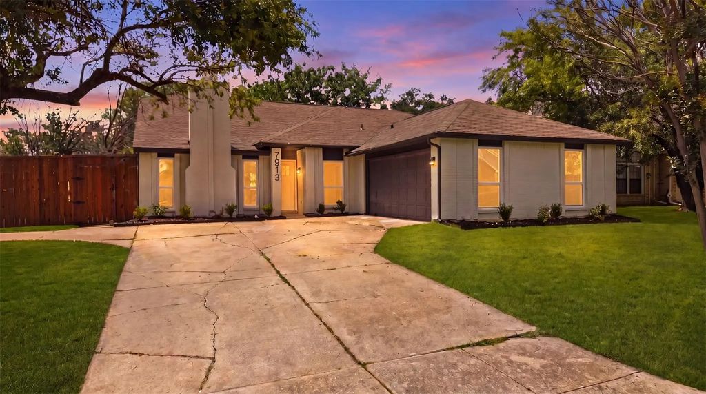 7913 Firefly Drive, Fort Worth