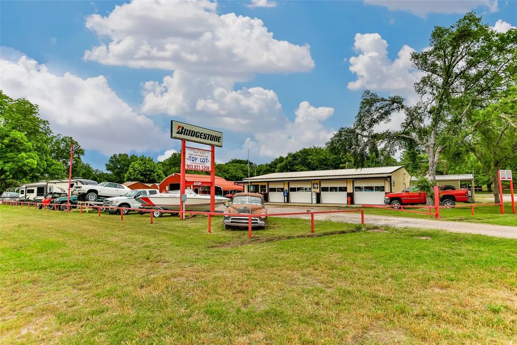 59 Shawnee, Whitesboro