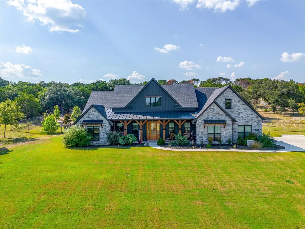 1146 Eagles Bluff Drive, Weatherford