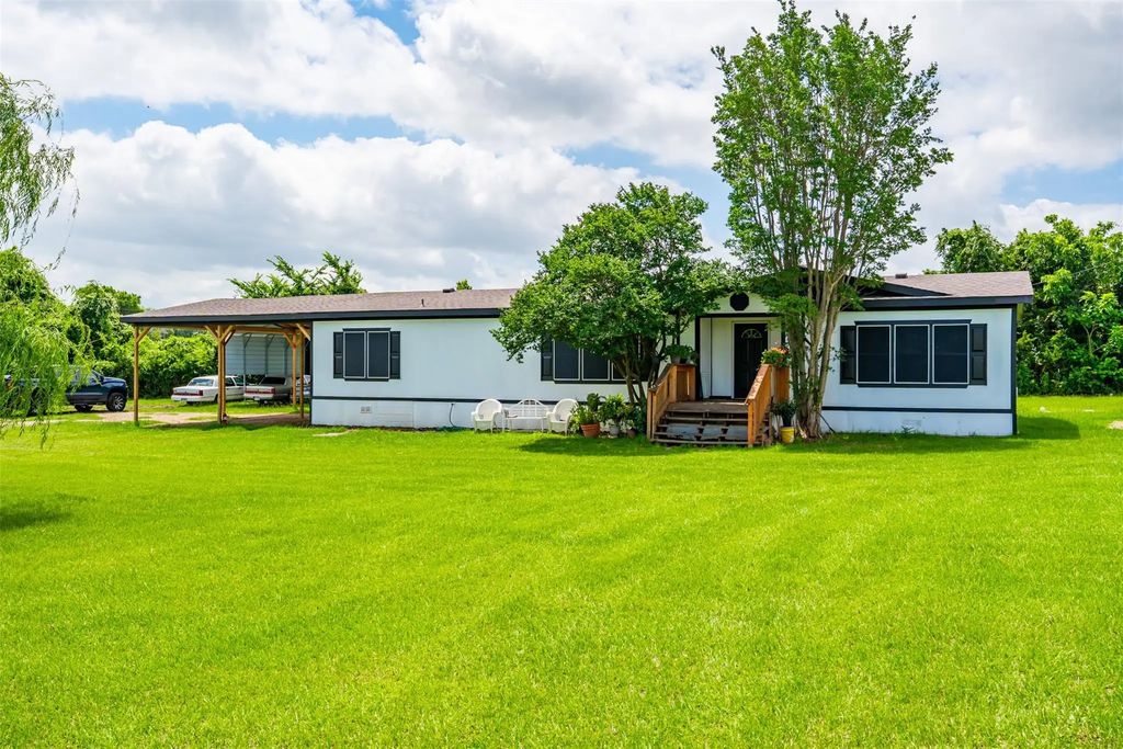 4626 E Renfro Street, Alvarado