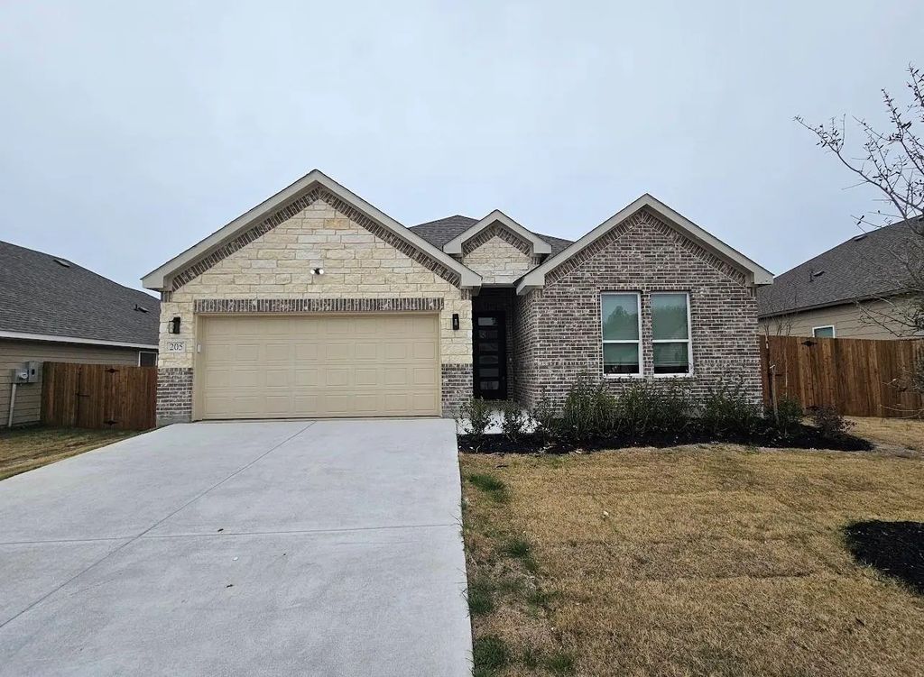 213 Rosemary, Azle