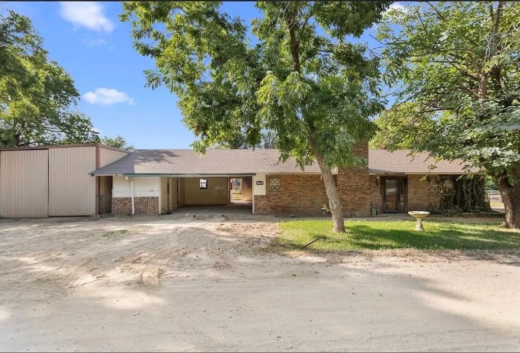 250 Bluegrass, Whitney