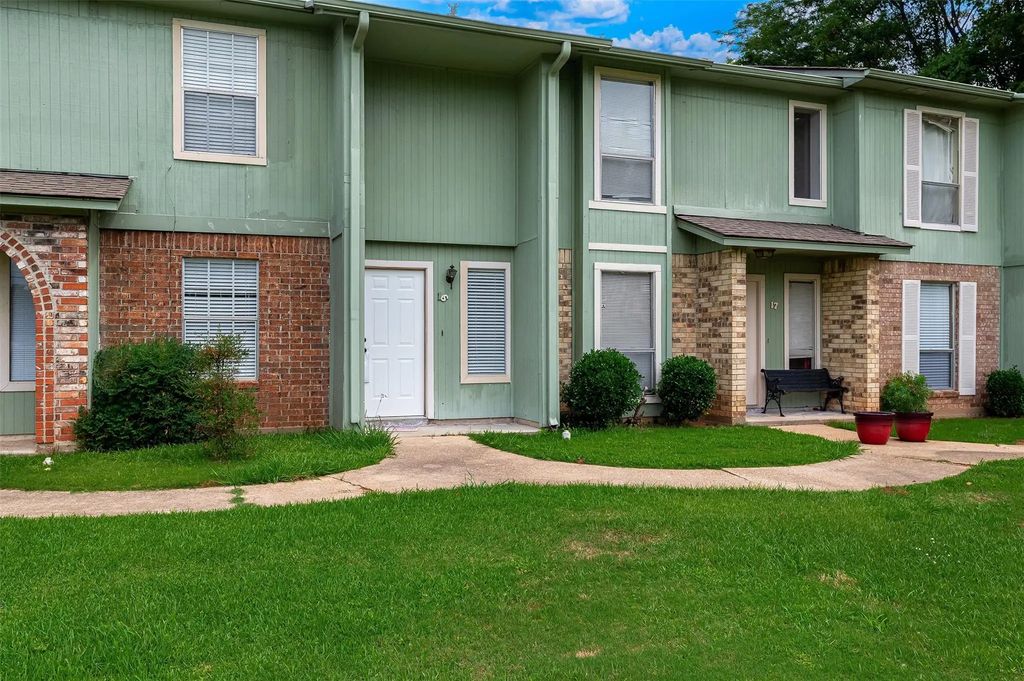 5705 E Texas Street 16, Bossier City