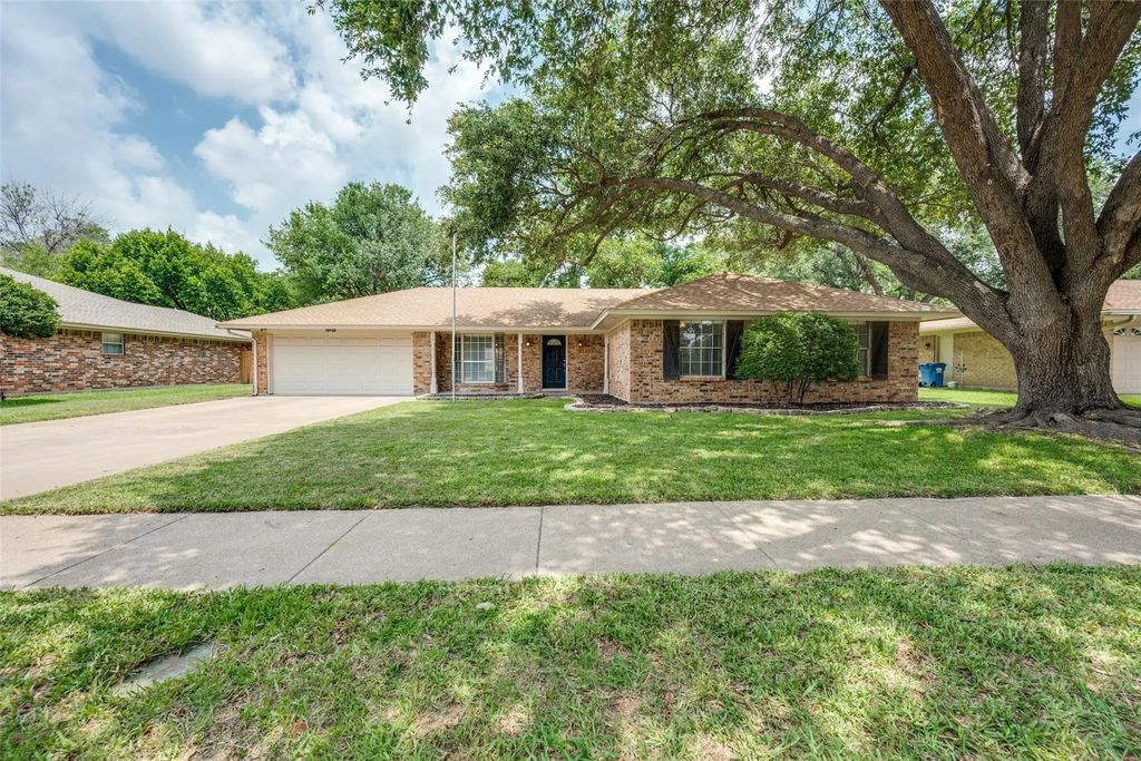 2613 Smith Barry Road, Pantego