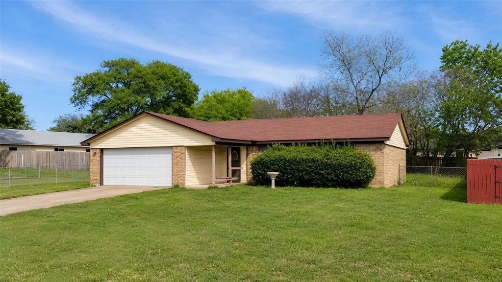 902 S Old Temple Road, Hewitt