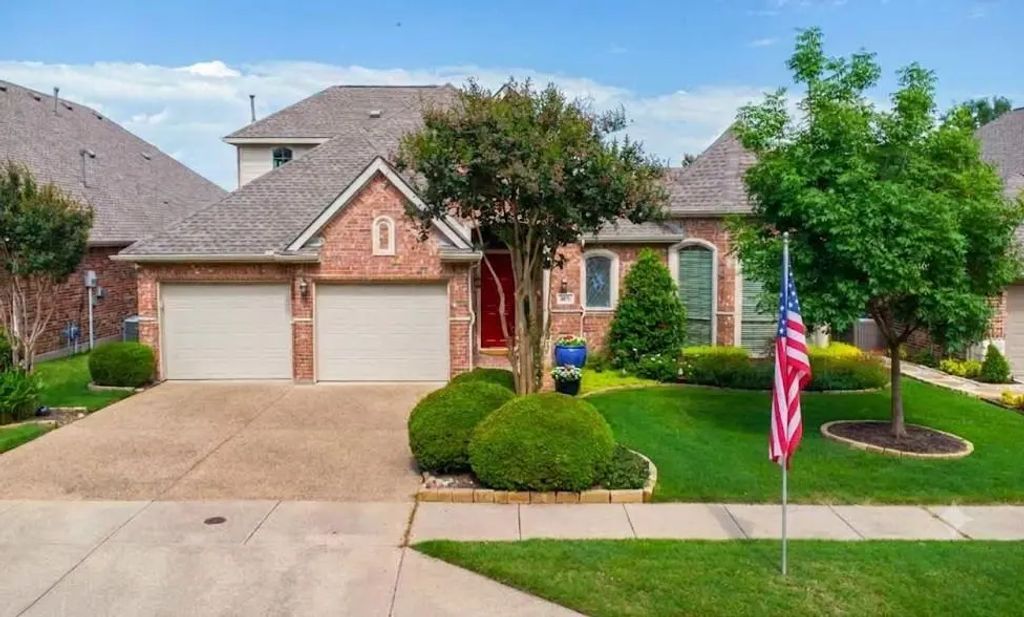 613 Pelican Hills Drive, Fairview