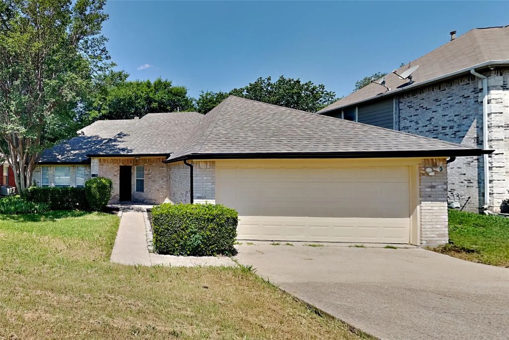 6213 Lennox Lane, Garland