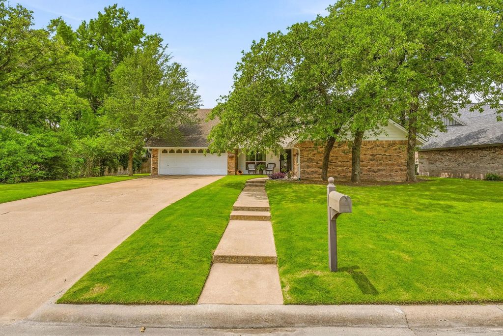 980 N Charlotte, Stephenville
