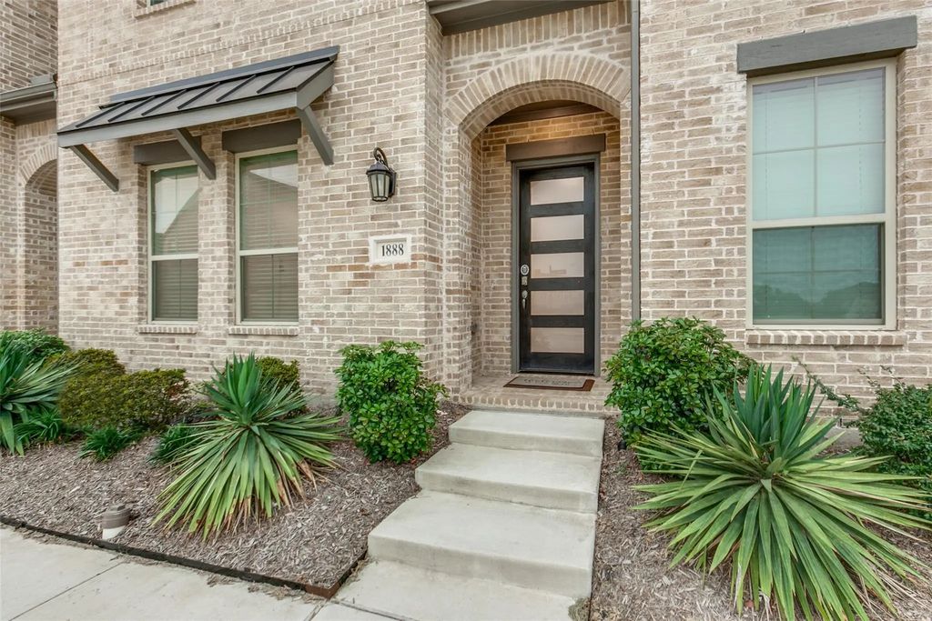 1888 Strand Street, Farmers Branch