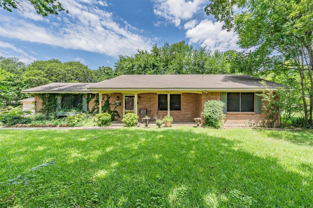 202 Mathis Street, Seagoville