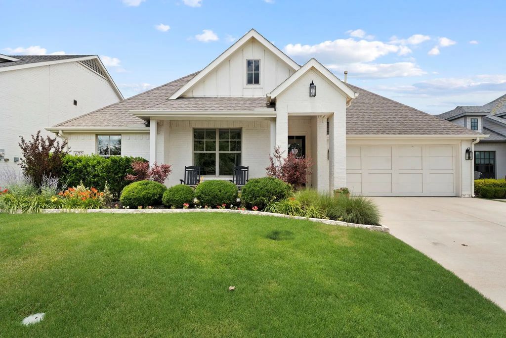 672 Lookout Point Avenue, Aledo