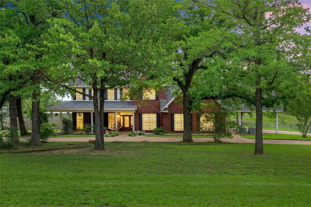 290 Bolton Circle, West