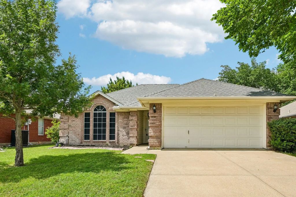 1036 Spring Hill Drive, Saginaw