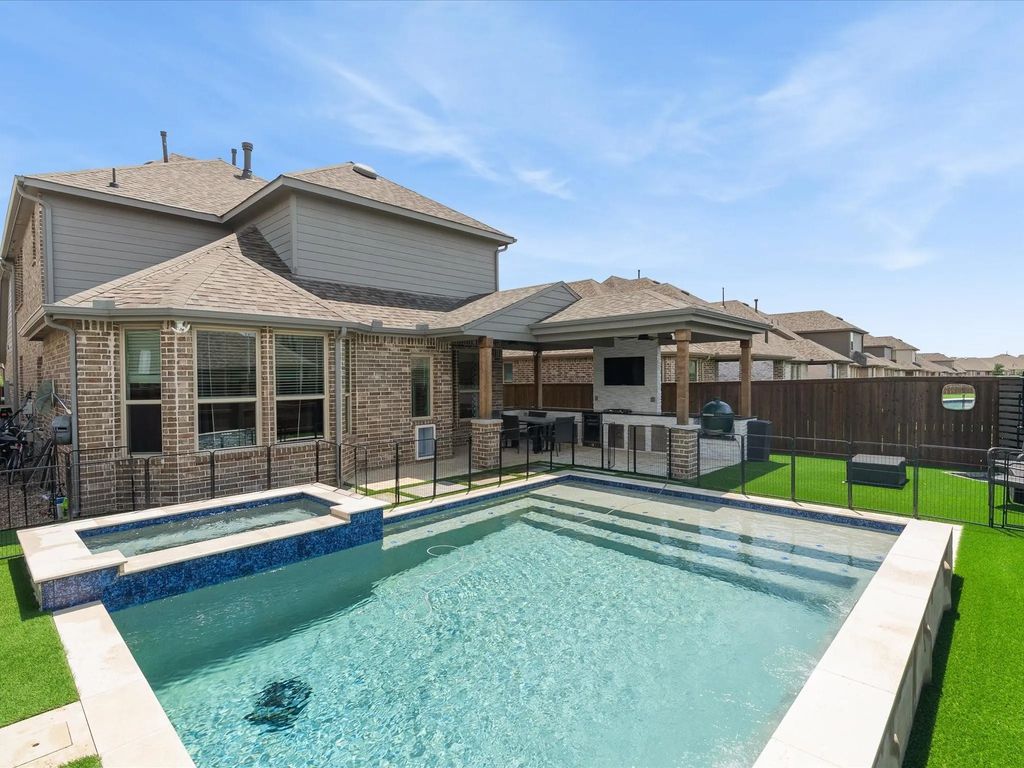 2013 Jumper Fields Drive, Aubrey