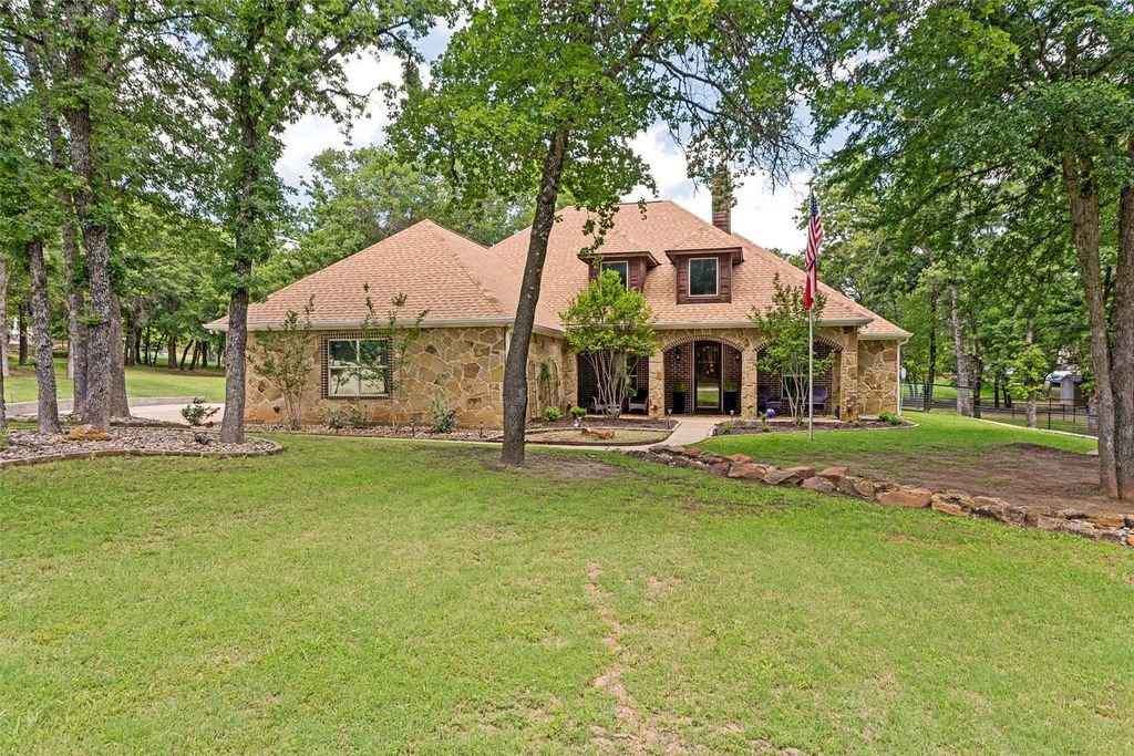 207 Overton Ridge Circle, Weatherford