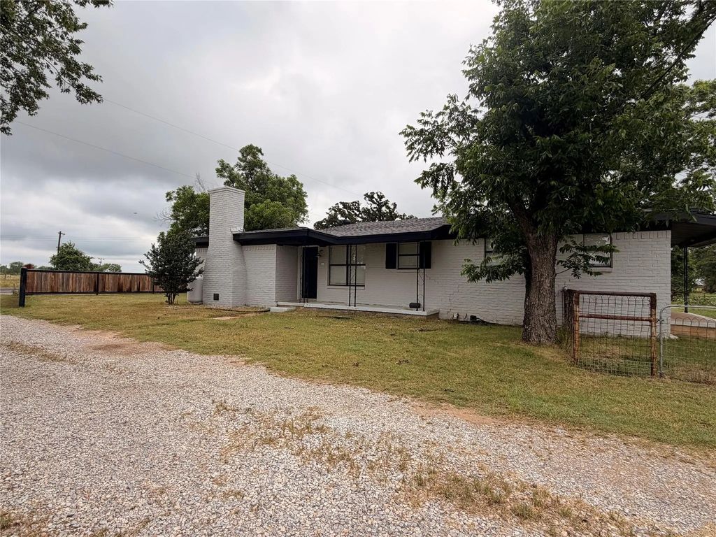 25970 S Fm 4, Lipan