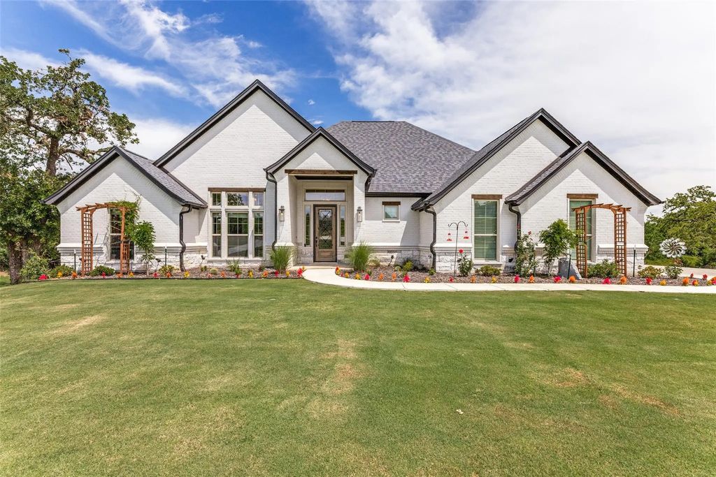 1165 Gonzollas Road, Springtown