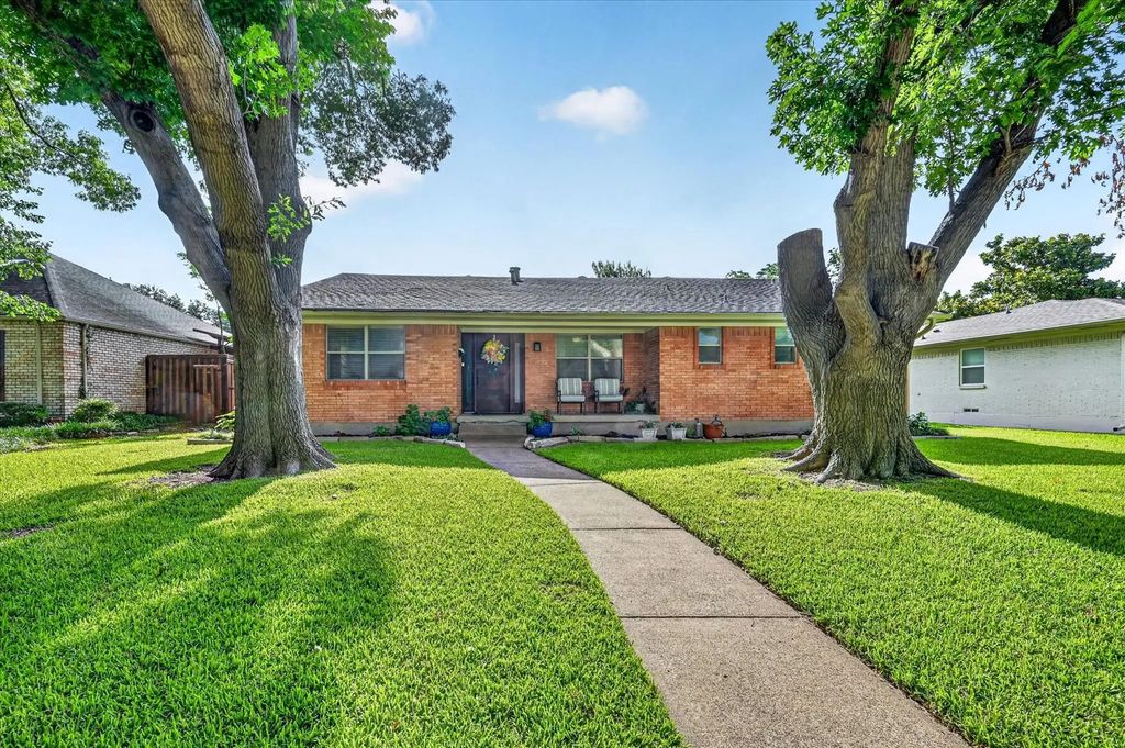 1132 N Cottonwood Drive, Richardson