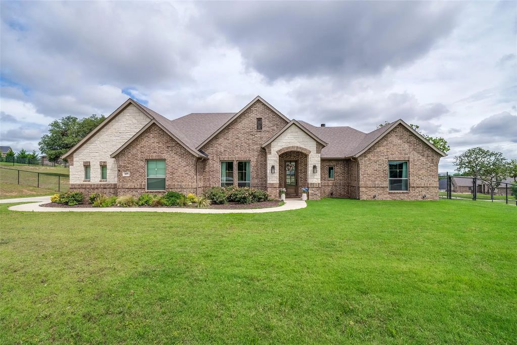 409 Oak Meadow Lane, Weatherford