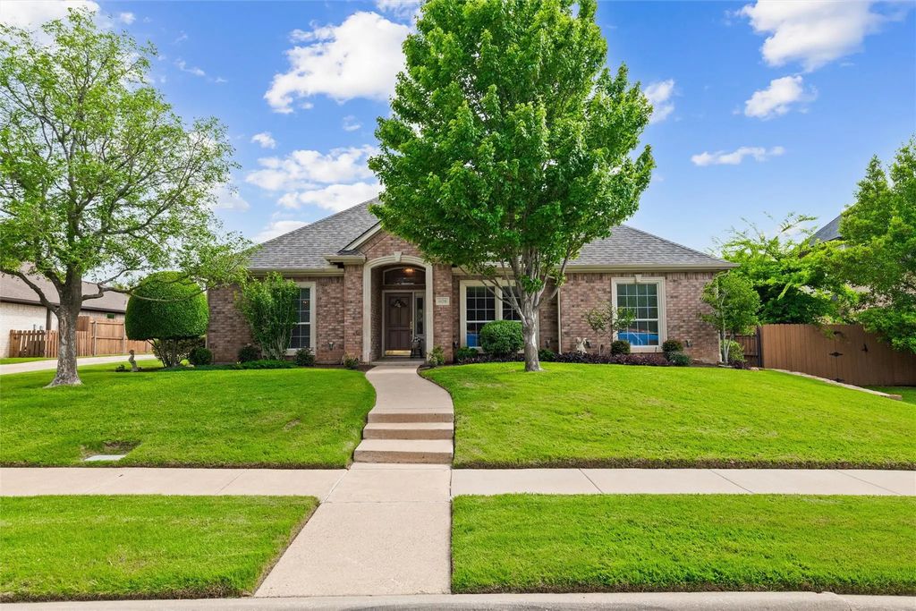 608 Bridlewood N, Colleyville