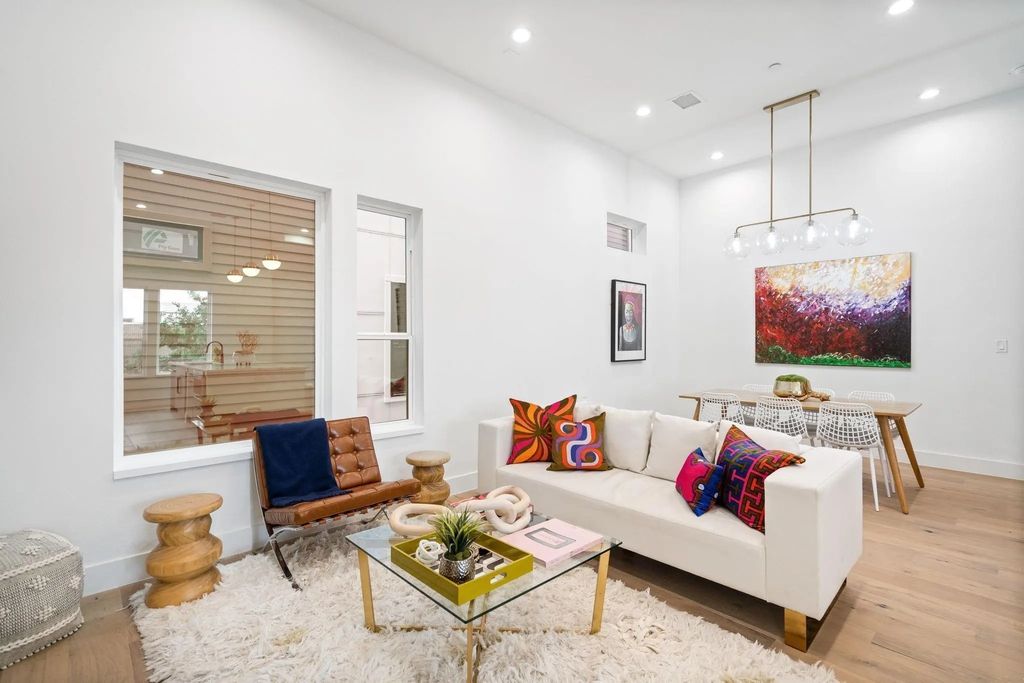 4208 Live Oak Street 105, Dallas