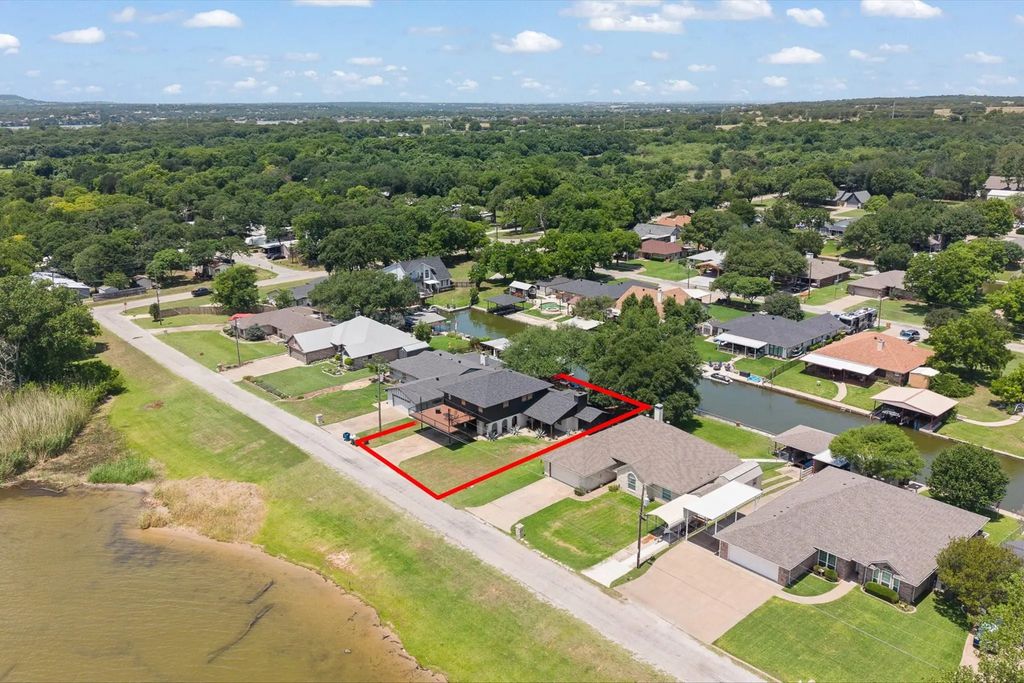 3708 Coral Sands Court, Granbury
