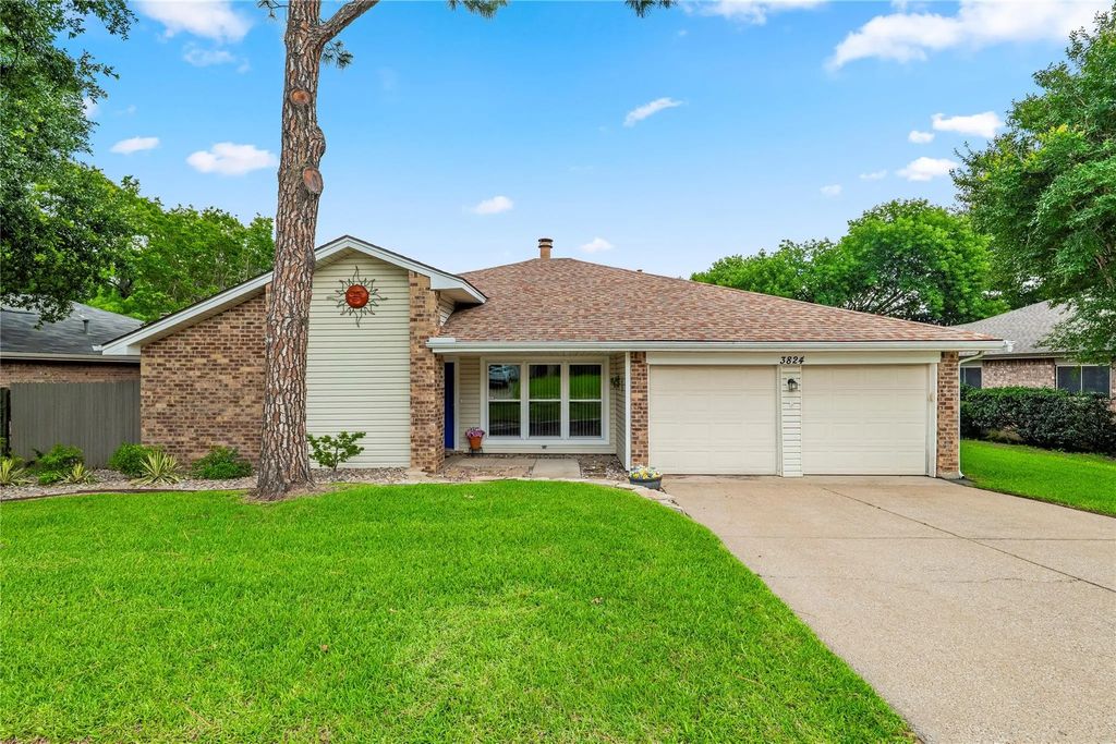 3824 Horizon Drive, Bedford