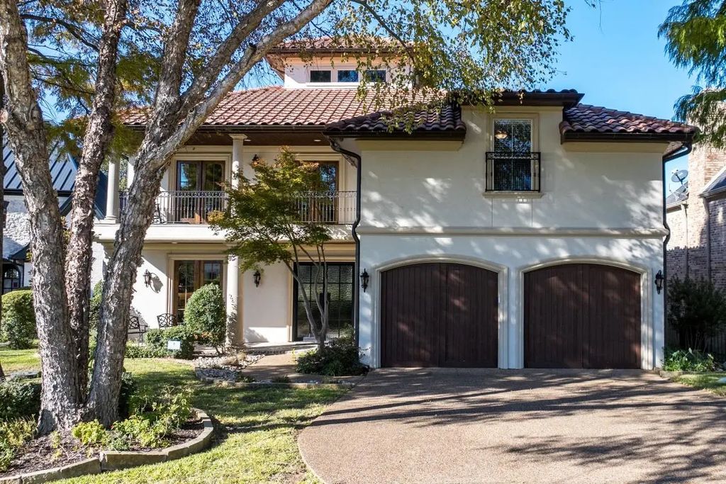 214 Hide A Way Drive, Mabank