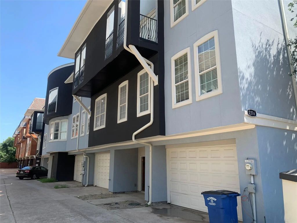 2316 Stutz Drive A, Dallas