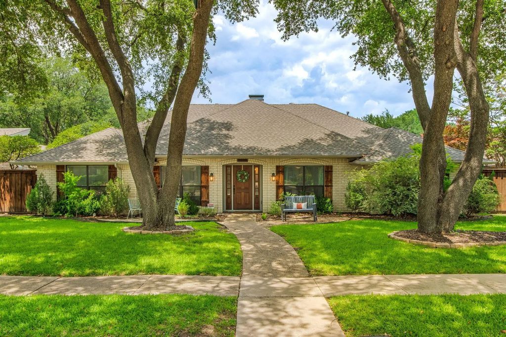 2703 W Prairie Creek Drive, Richardson